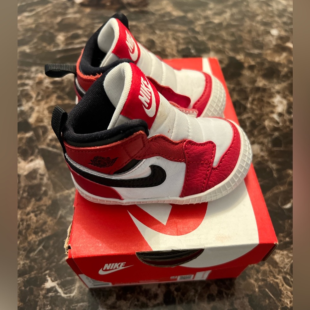 Jordan 1 Chicago toddler 3c